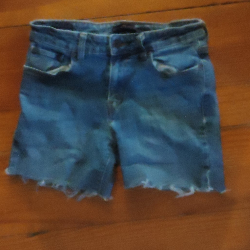 Blue jean shorts, Levi's